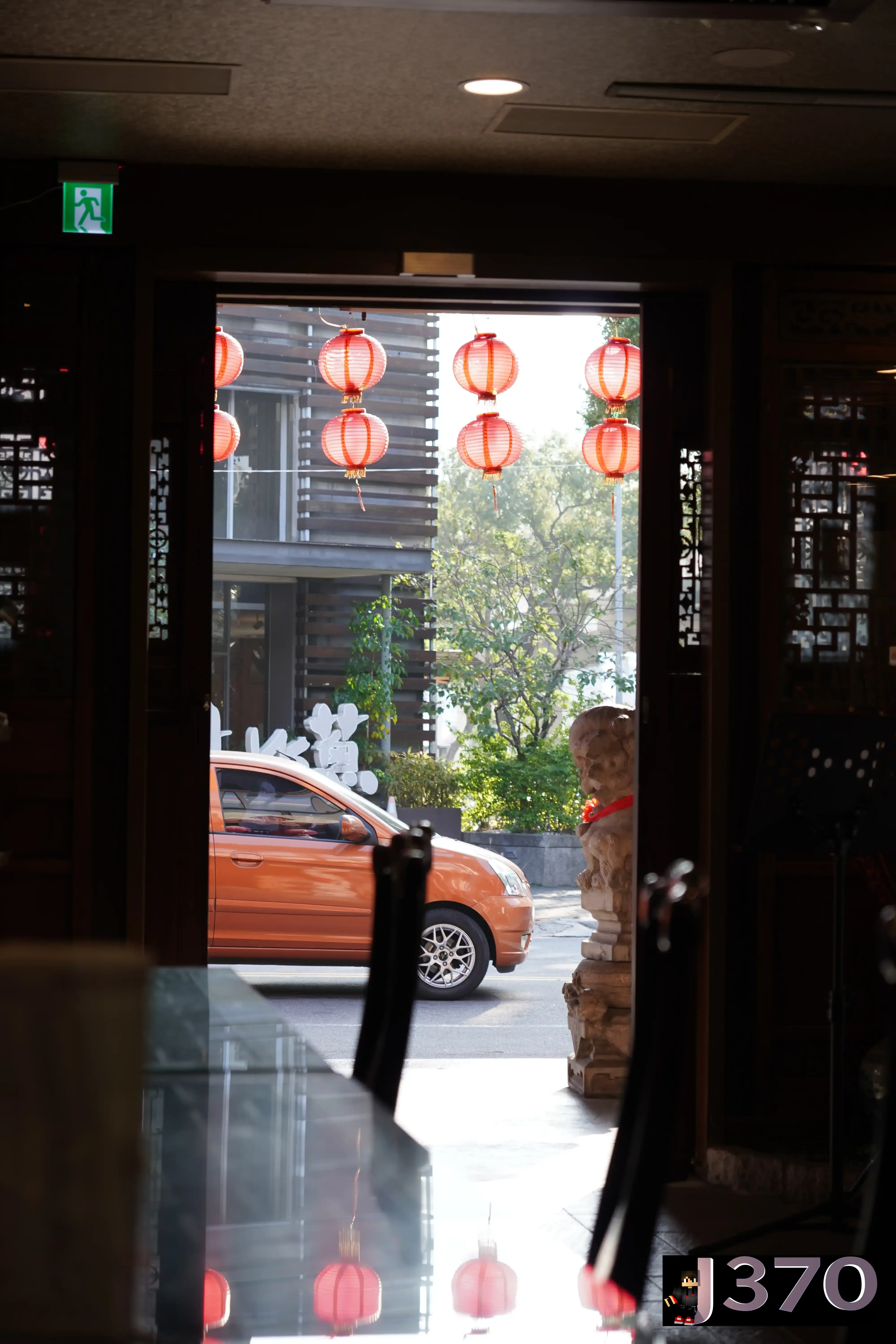 Tea shop car